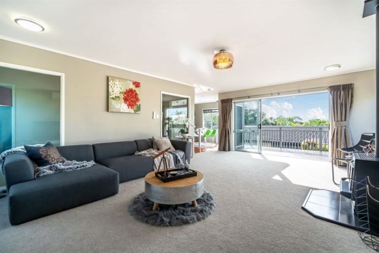 Photo of property in 11 Havenwood Place, Birkenhead, Auckland, 0626