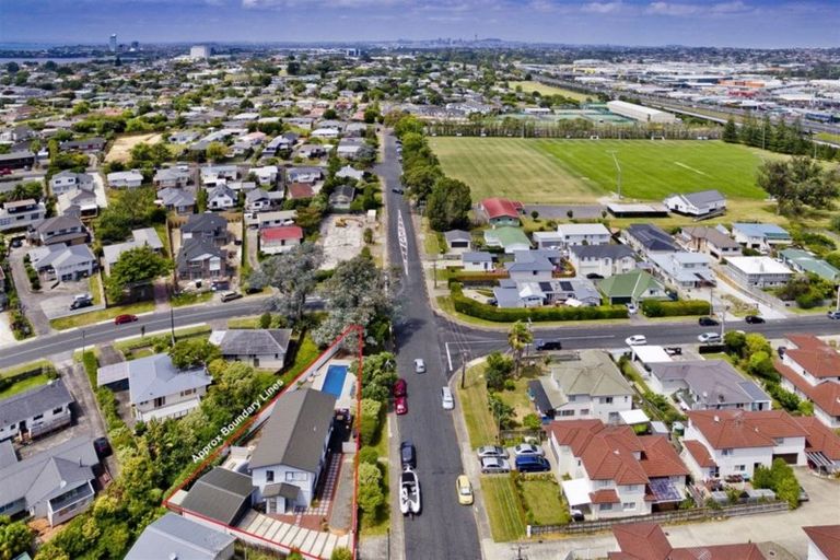 Photo of property in 11 Becroft Drive, Forrest Hill, Auckland, 0620