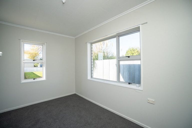 Photo of property in 3 Seddon Street, Takaro, Palmerston North, 4412