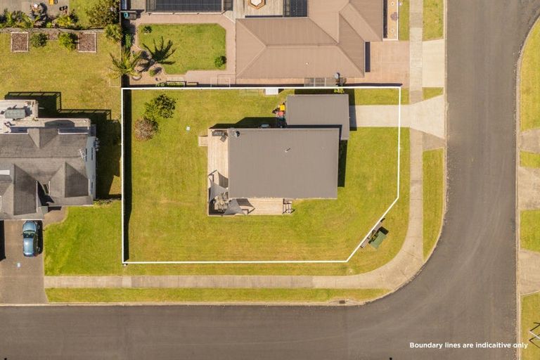 Photo of property in 15 Marlin Street, Whitianga, 3510