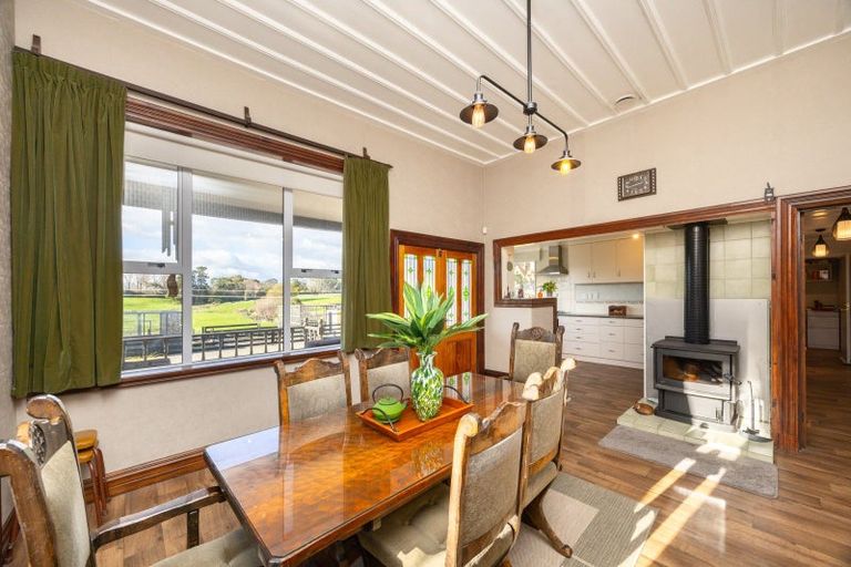 Photo of property in 658 Roberts Line, Kelvin Grove, Palmerston North, 4470