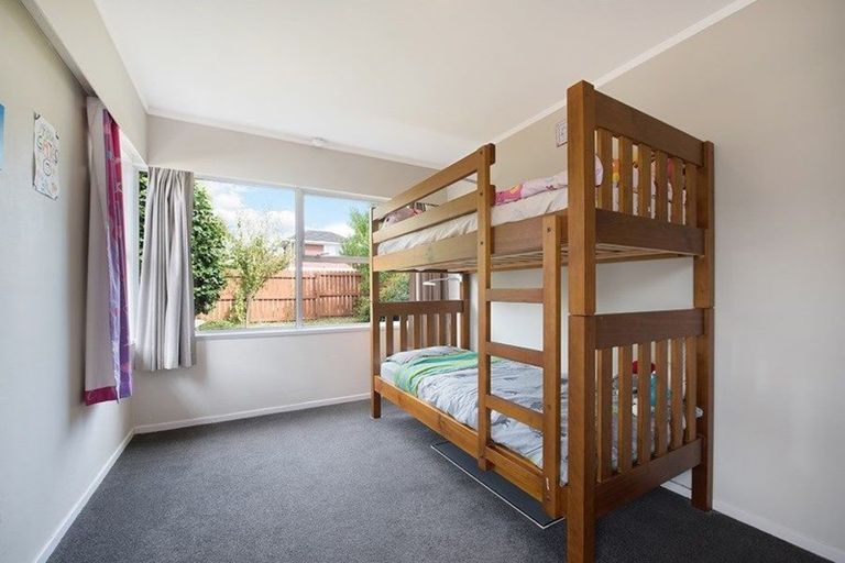 Photo of property in 4 Alton Terrace, Pakuranga Heights, Auckland, 2010