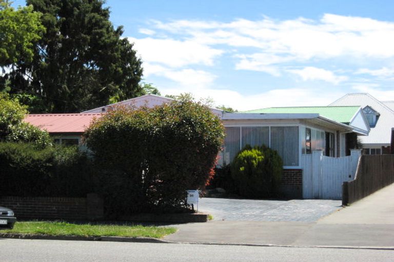 Photo of property in 99 Avonhead Road, Avonhead, Christchurch, 8042