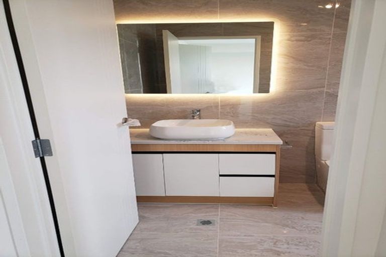 Photo of property in 2/2 Dolphin Street, Pakuranga, Auckland, 2010