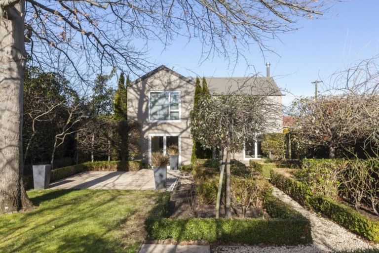 Photo of property in 21 Plynlimon Road, Fendalton, Christchurch, 8052