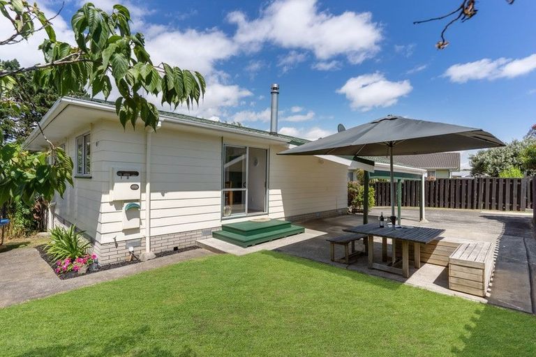 Photo of property in 1/81 Archmillen Avenue, Pakuranga Heights, Auckland, 2010