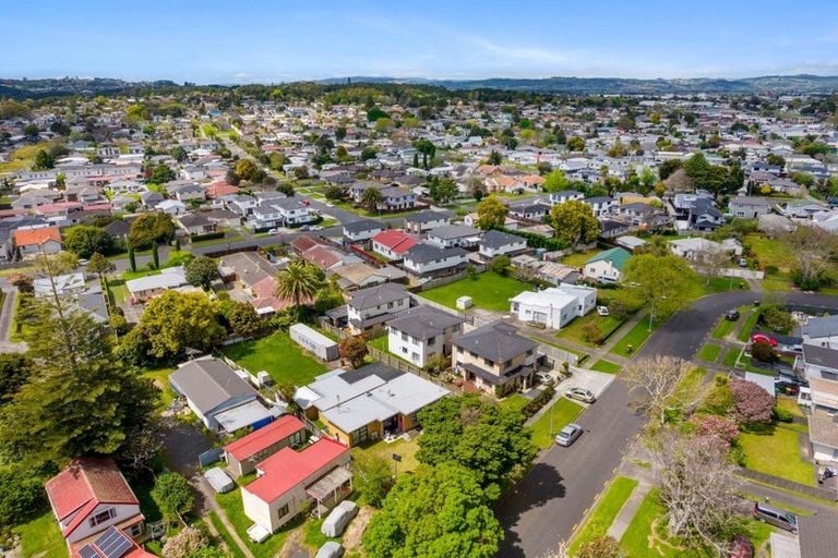 Photo of property in 13 Gibbs Road, Manurewa, Auckland, 2102