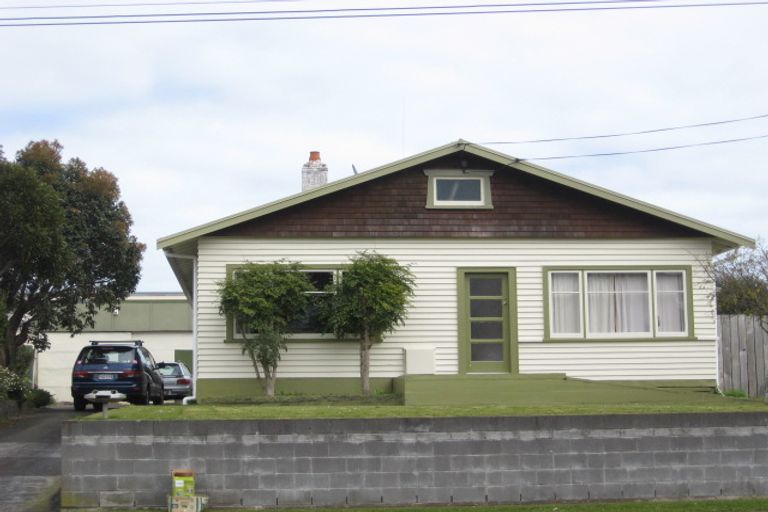 Photo of property in 15 Omata Road, Westown, New Plymouth, 4310