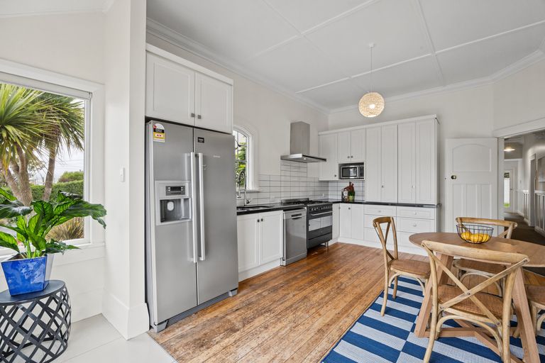 Photo of property in 155 Victoria Road, Saint Clair, Dunedin, 9012
