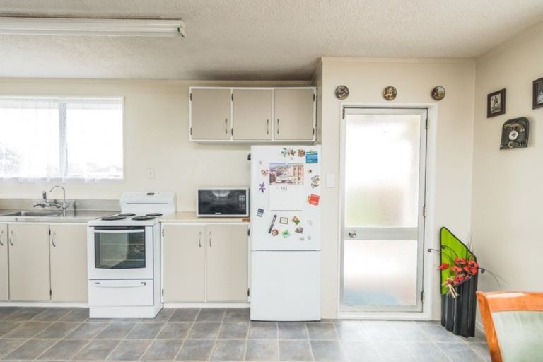 Photo of property in 68 Hinau Street, Castlecliff, Whanganui, 4501