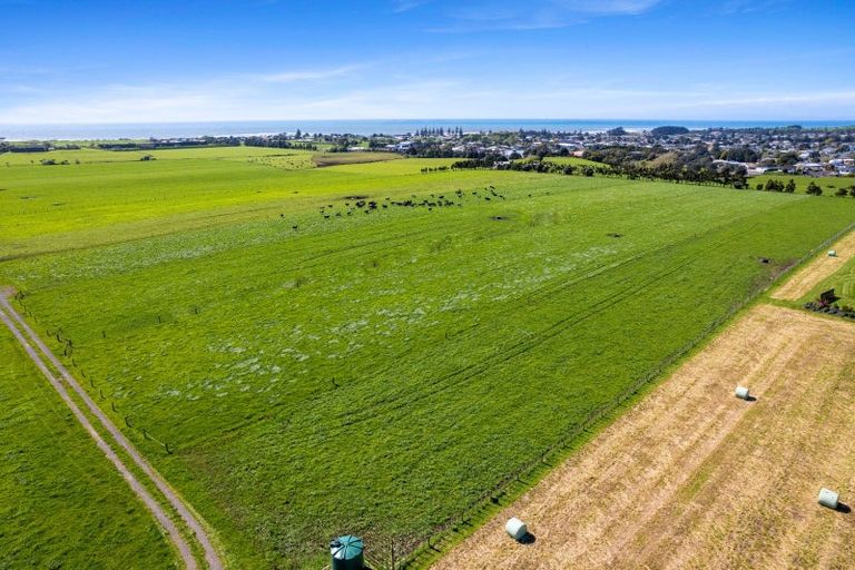 Photo of property in 50 Johnston Street, Brixton, Waitara, 4382