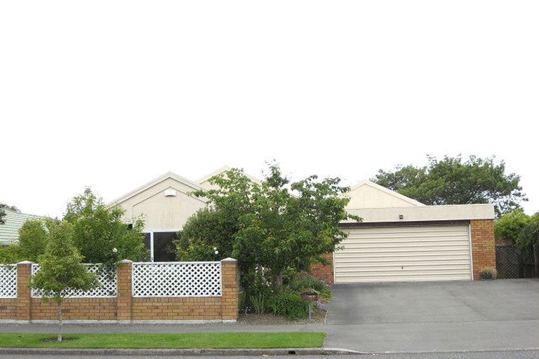 Photo of property in 12 Anglesea Avenue, Parklands, Christchurch, 8083