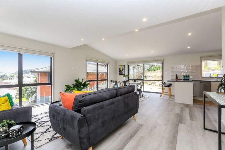 Photo of property in 14 Lavender Close, Spotswood, New Plymouth, 4310