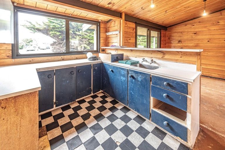 Photo of property in 15 Aranui Avenue, Castlecliff, Whanganui, 4501