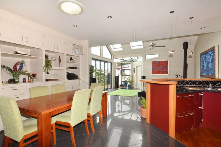 Photo of property in 85 Hargest Crescent, Saint Clair, Dunedin, 9012