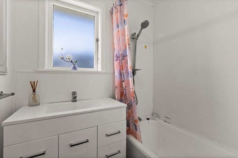 Photo of property in 6 Kauri Street, Taradale, Napier, 4112