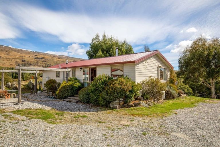 Photo of property in 1407 Fruitlands-roxburgh Road, Fruitlands, Alexandra, 9392