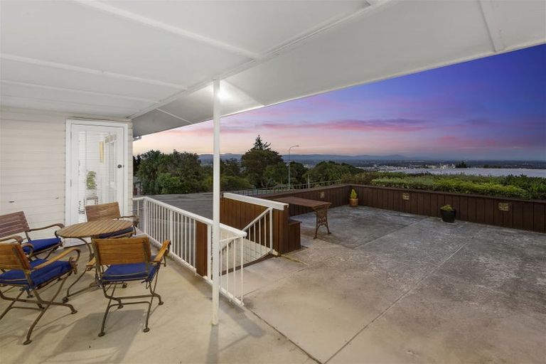 Photo of property in 1/32 Takahe Drive, Cashmere, Christchurch, 8022