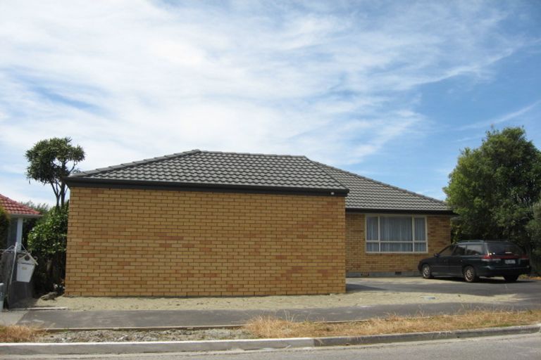 Photo of property in 28 Pembroke Street, Avondale, Christchurch, 8061