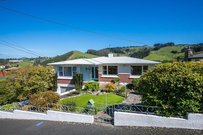 Photo of property in 35 Hocken Street, Kenmure, Dunedin, 9011