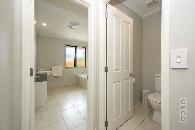 Photo of property in 2 Orchard Lane, Huapai, Kumeu, 0810