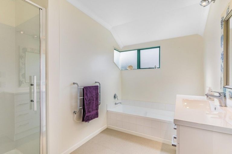 Photo of property in 10 Voyager Way, Whitby, Porirua, 5024