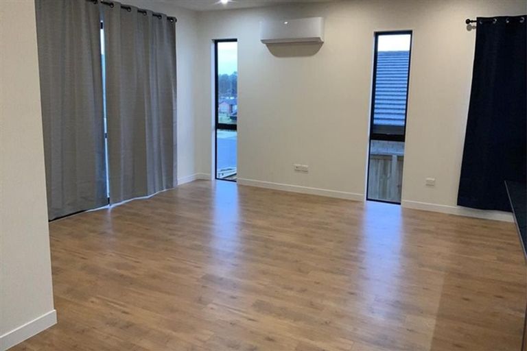 Photo of property in 4 Joseph Kokich Avenue, Swanson, Auckland, 0614