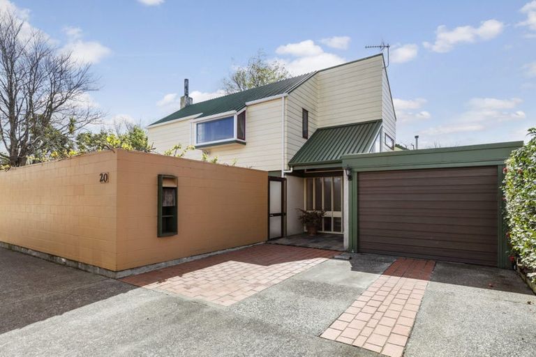 Photo of property in 20 Wai-iti Crescent, Woburn, Lower Hutt, 5010