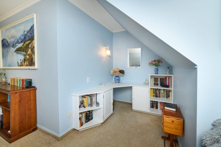 Photo of property in 26 Saint Albans Avenue, Hokowhitu, Palmerston North, 4410