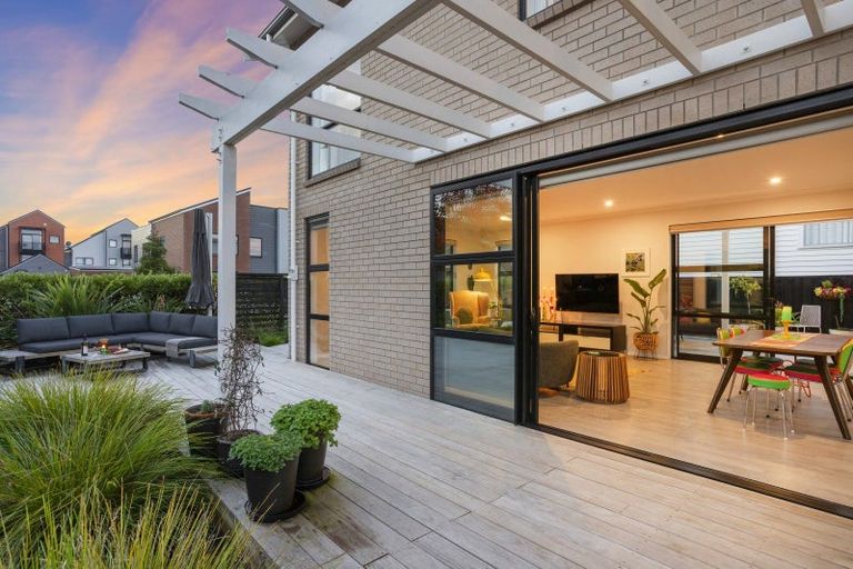 Photo of property in 2 Touhou Road, Hobsonville, Auckland, 0616