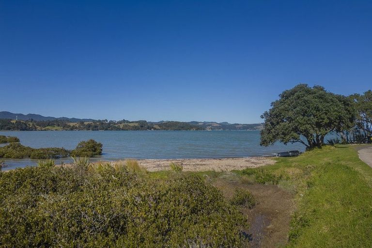 Photo of property in 750 Wharf Road, Coromandel, 3506