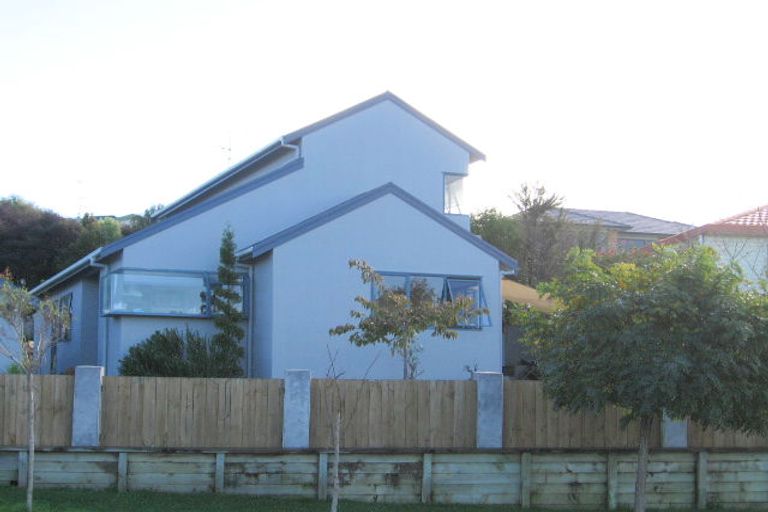 Photo of property in 38 Waldorf Crescent, Orewa, 0931