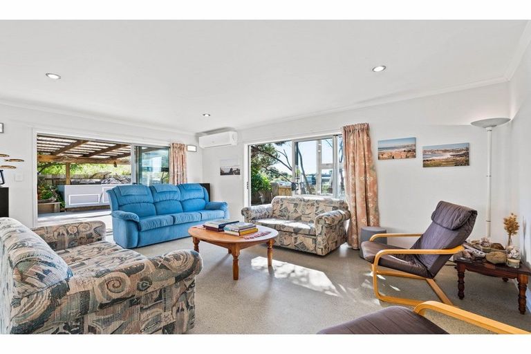 Photo of property in 11 Seabreeze Road, Mangawhai Heads, Mangawhai, 0505