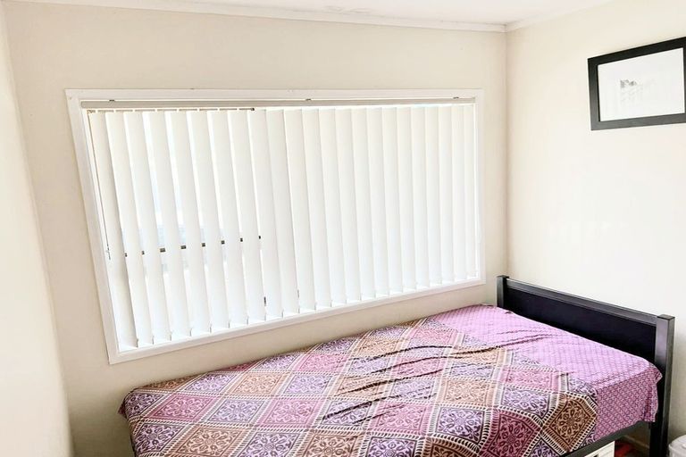 Photo of property in 42a Trentham Road, Papakura, 2110