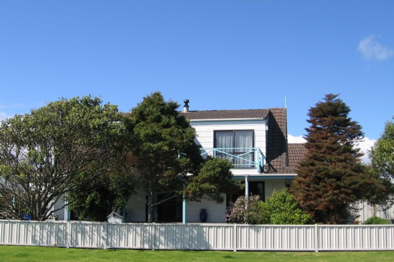 Photo of property in 4 Allan Place, Papamoa Beach, Papamoa, 3118