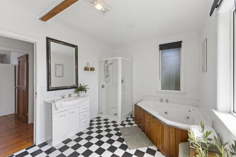 Photo of property in 230 Upper Harbour Drive, Greenhithe, Auckland, 0632