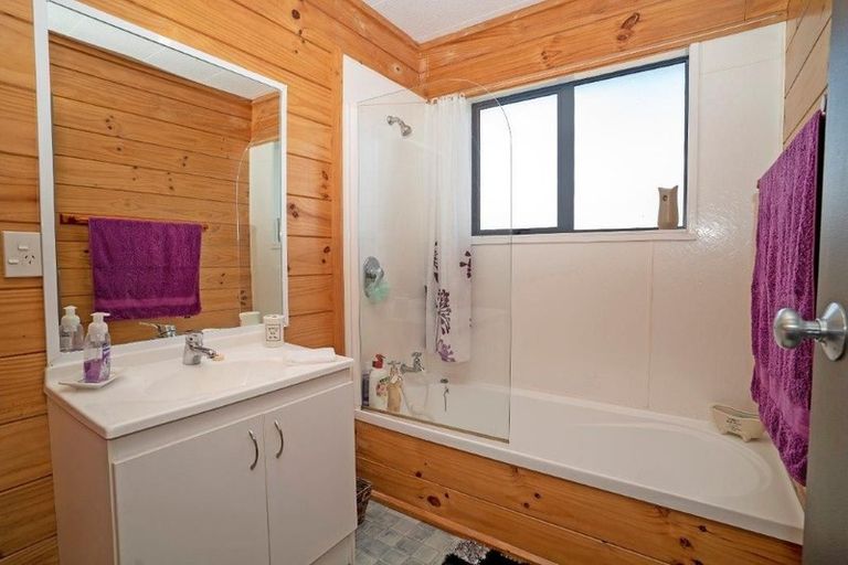 Photo of property in 31 Ngahue Crescent, Carters Beach, Westport, 7825