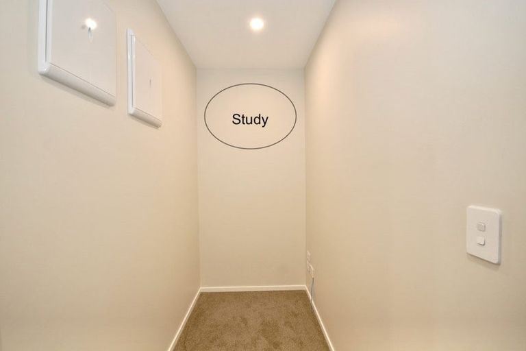 Photo of property in 41e Camelot Place, Glenfield, Auckland, 0629