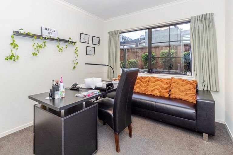 Photo of property in 11 Greenough Place, Rototuna, Hamilton, 3210