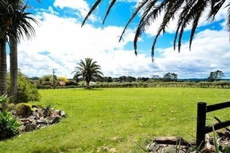 Photo of property in 144 Nixon Road, Taupaki, Henderson, 0782