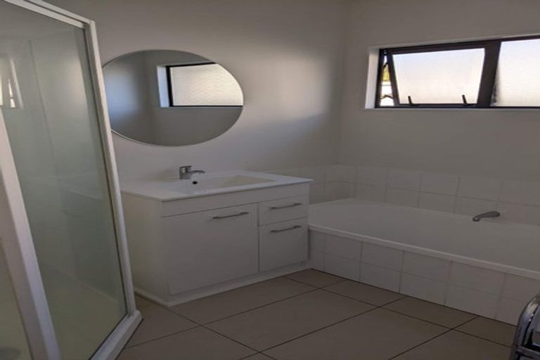 Photo of property in 1b Pollen Street, Johnsonville, Wellington, 6037