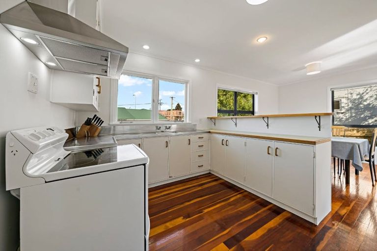 Photo of property in 78a Wharf Road, Te Atatu Peninsula, Auckland, 0610