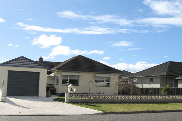 Photo of property in 17 Harpham Street, Taradale, Napier, 4112