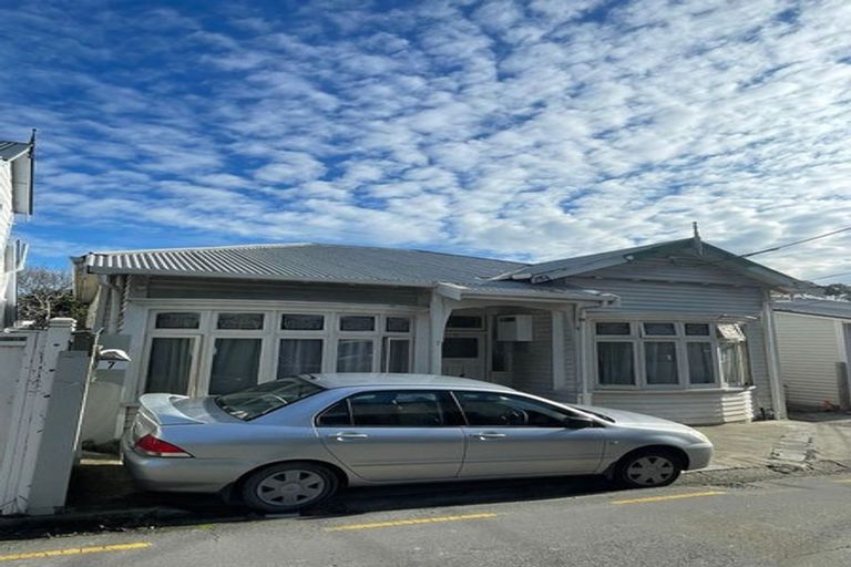 Photo of property in 7 Moir Street, Mount Victoria, Wellington, 6011