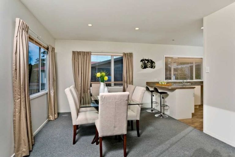 Photo of property in 1/12 Montgomery Avenue, Belmont, Auckland, 0622