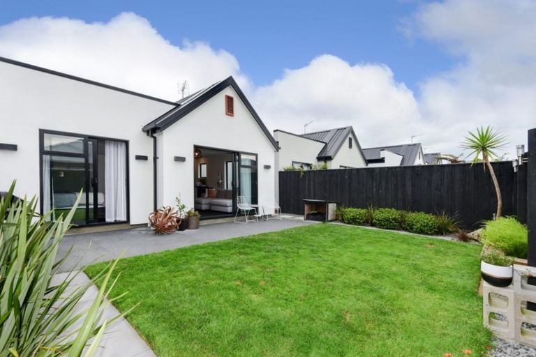 Photo of property in 105 Faringdon Boulevard, Rolleston, 7615