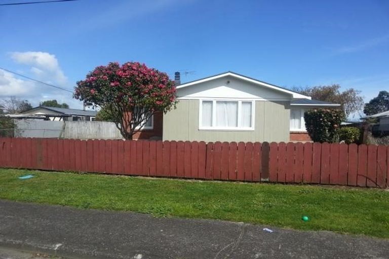 Photo of property in 29 Sutton Crescent, Papakura, 2110