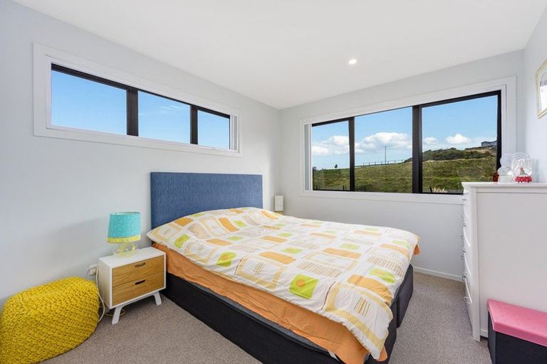 Photo of property in 12a Tikati Rise, Long Bay, Auckland, 0630