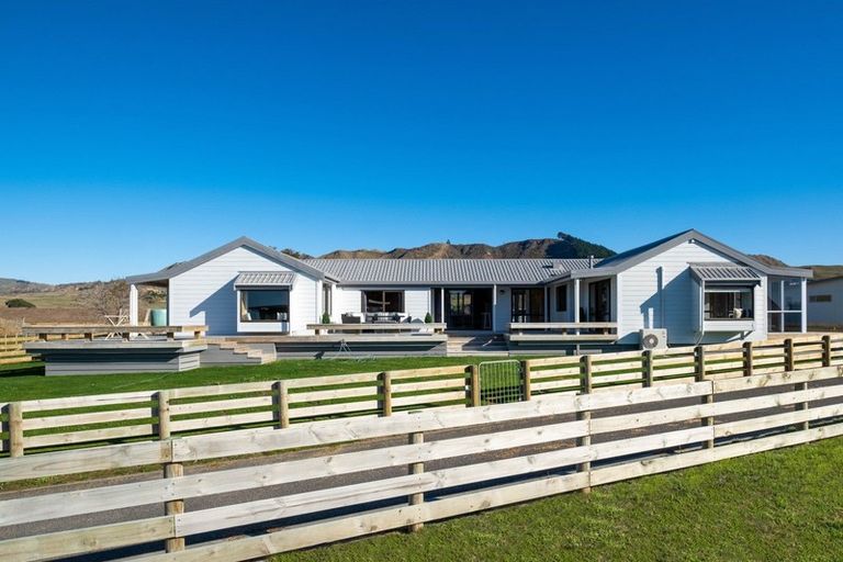 Photo of property in 49 Harper Road, Waimarama, 4294