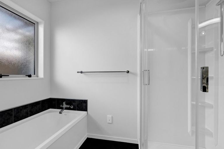 Photo of property in 14d Maple Crescent, Whalers Gate, New Plymouth, 4310